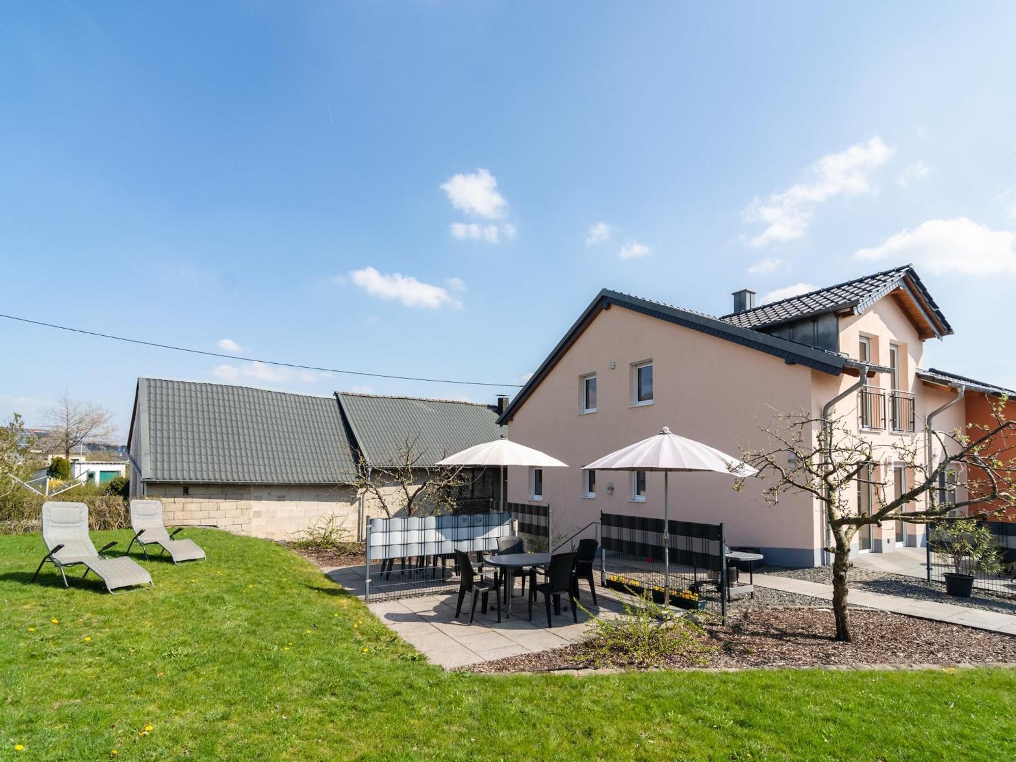 Lovely Modern Apartment With Private Terrace Ellscheid Zewnętrze zdjęcie